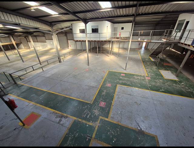 5,500M² WAREHOUSE FOR SALE IN WADEVILLE